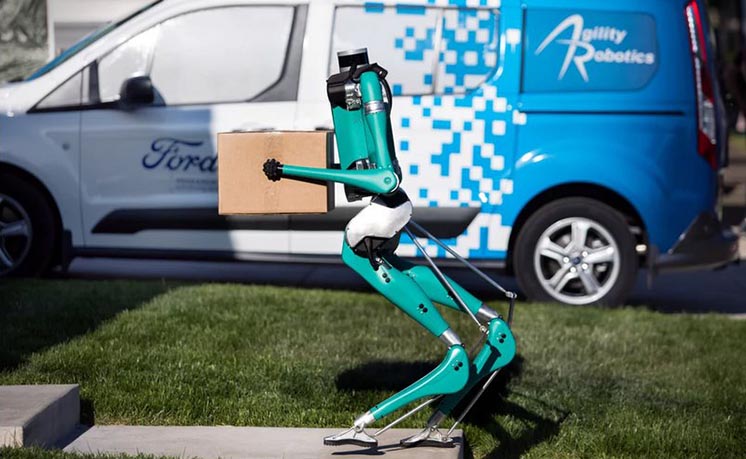 Нова служба доставки в дії: безпілотний фургон + робот-кур'єр