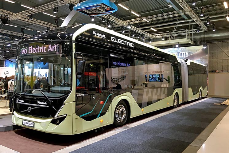 Volvo представила повністю електричний автобус-«гармошку»
