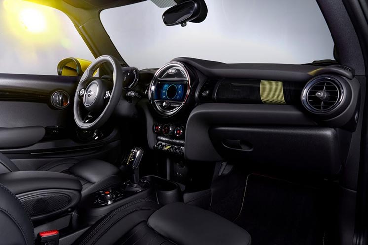 BMW офіційно представила електричний Mini Cooper
