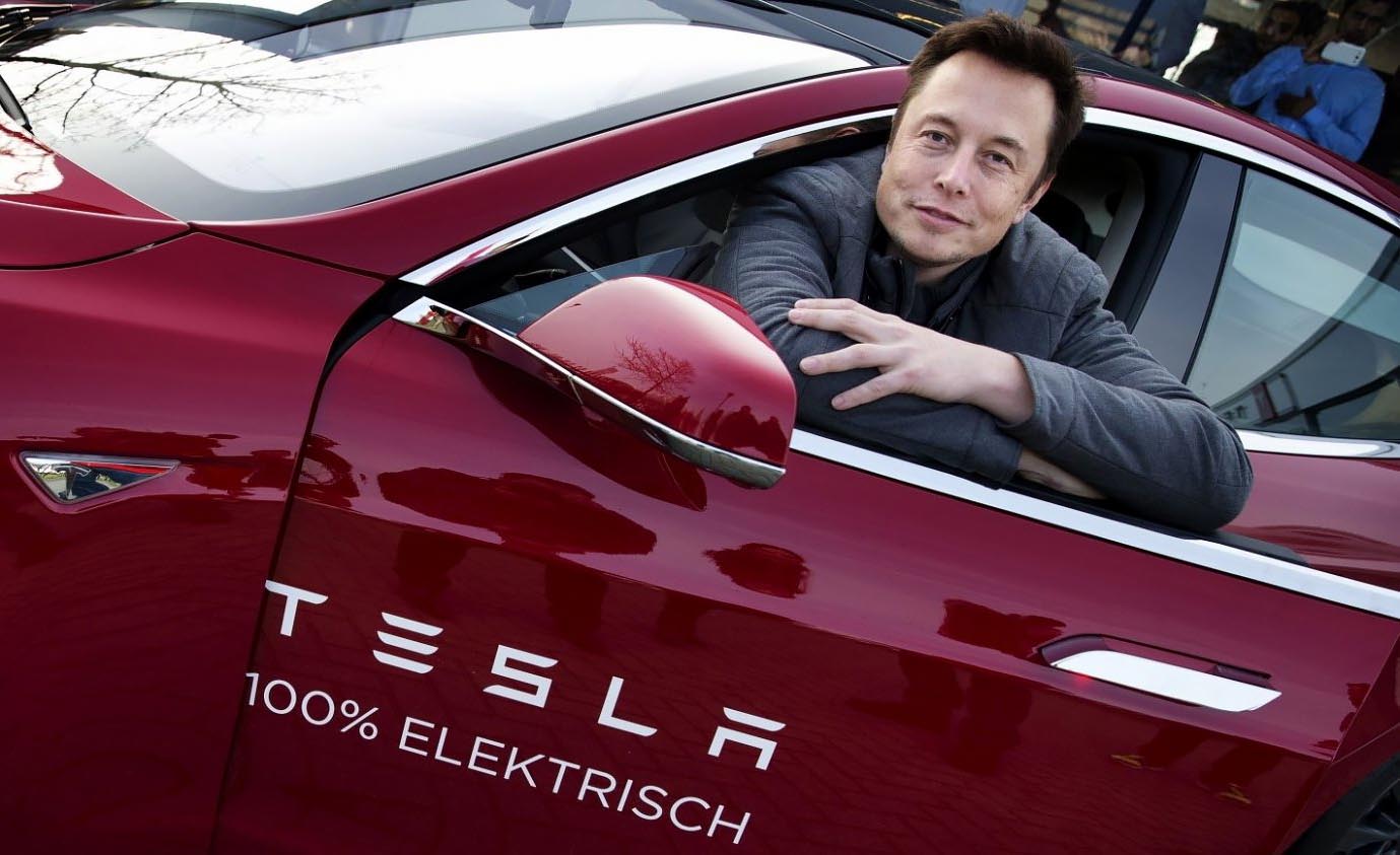 «Кращим виходом для Tesla стане випуск роботаксі на робофабріках»