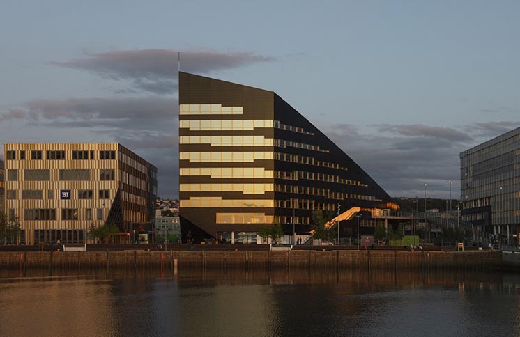 Норвезький офісний центр виробляє вдвічі більше енергії, ніж споживає