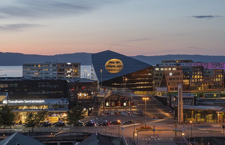 Норвезький офісний центр виробляє вдвічі більше енергії, ніж споживає