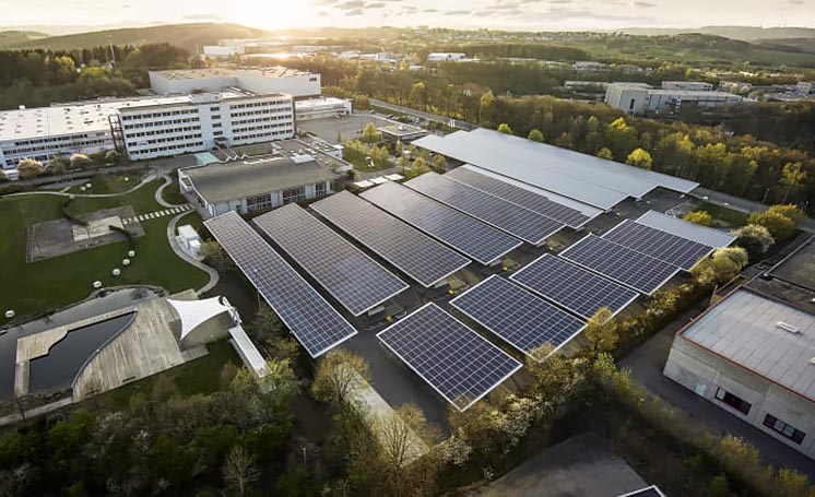 У Німеччині з'явився завод, який може працювати тільки на сонячній енергії