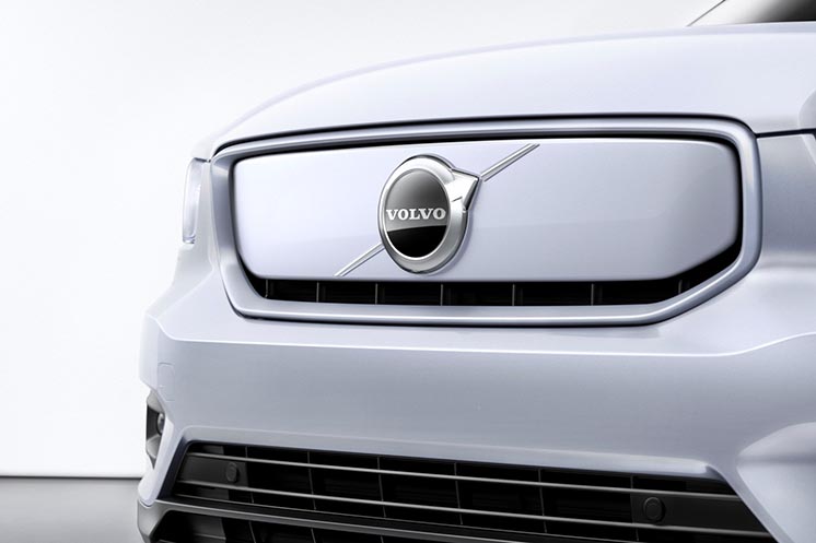 Volvo представила свій перший електрокар XC40 Recharge