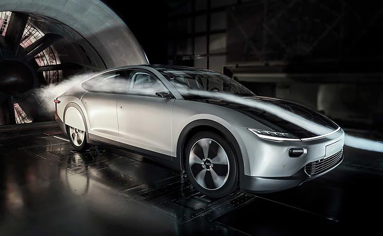 Самим аеродинамічним автомобілем у світі визнаний сонячний електромобіль Lightyear One