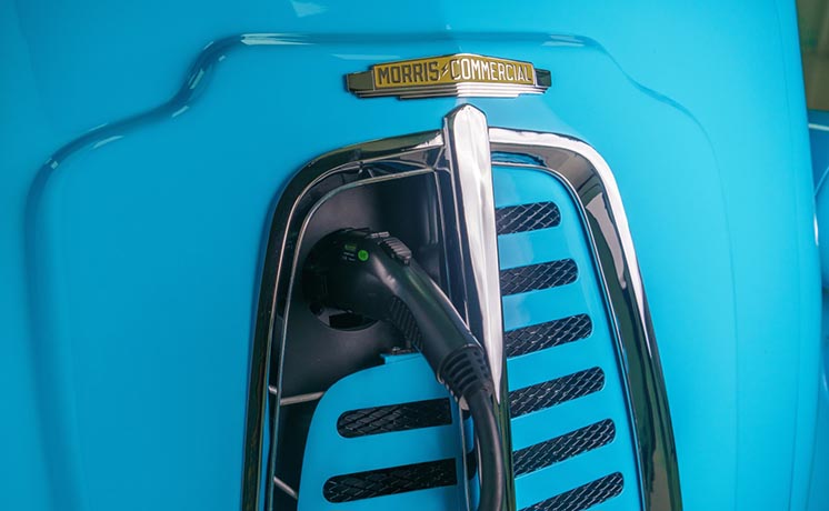 Електричний ретро-фургон JE відроджує марку Morris
