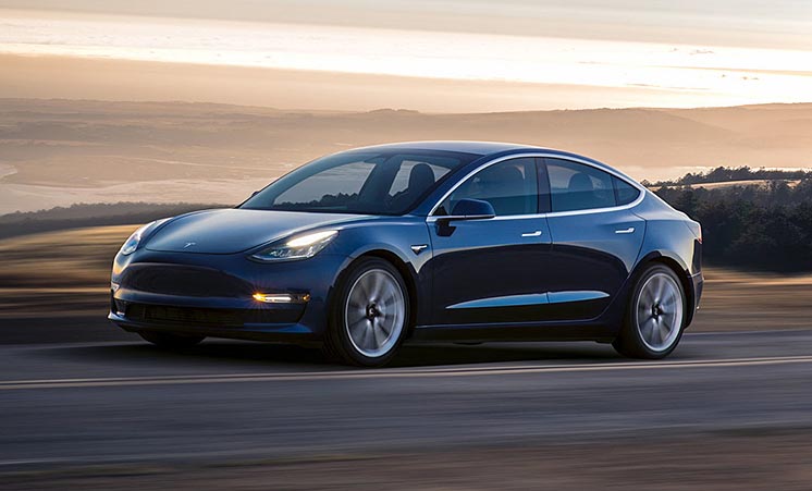 Електронне обладнання Tesla випередило конкурентів мінімум на 6 років