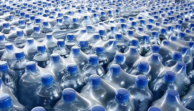 Новий фермент зможе переробити 90% пластикових пляшок