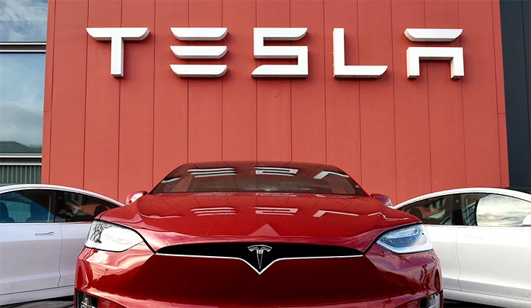 Tesla другий день поспіль б'є всі рекорди - ціна акцій компанії улетіла в космос