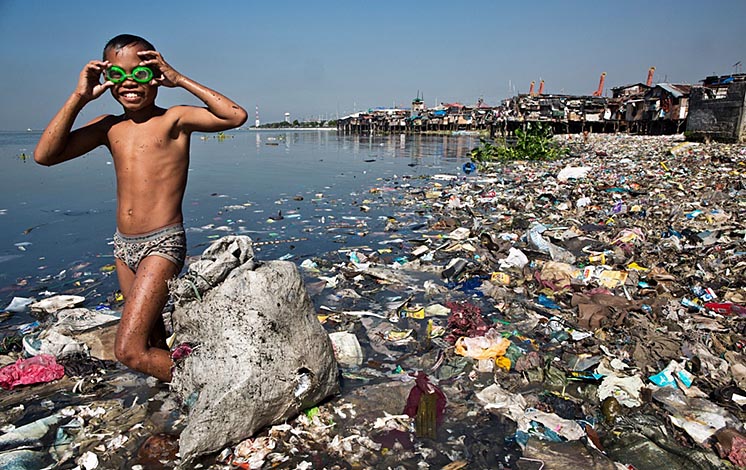 Через 20 років на планеті виявиться 1,3 мільярда тонн пластикового сміття